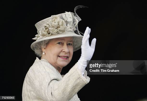 Queen Elizabeth II arrives at St Paul's Cathedral for a service of Thanksgiving held in honour of her 80th birthday, June 15, 2006 in London, England.
