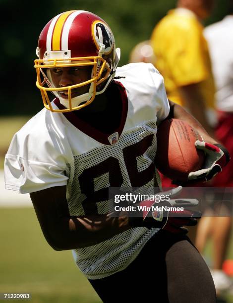 Newly acquired wide receiver Brandon Lloyd takes part in drills during the Washington Redskins minicamp June 16, 2006 at Redskins Park in Ashburn, VA.