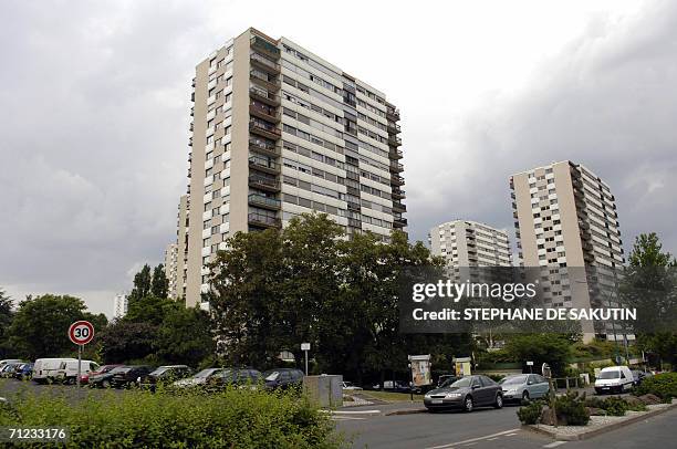 Fontenay-sous-Bois, FRANCE: Vue prise le 18 juin 2006 de la cite des Larris de Fontenay-sous-Bois dont une vingtaine de jeunes hommes ont ete mis en...