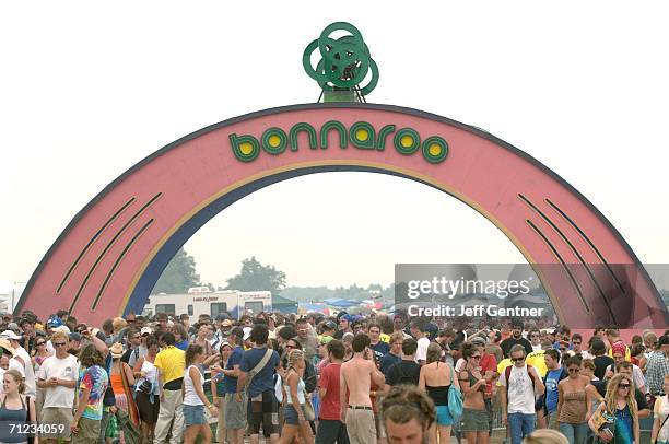 Fans enter during the final day of the 2006 Bonnaroo Music & Arts Festival on June 18, 2006 in Manchester, Tennessee. The three-day music festival...