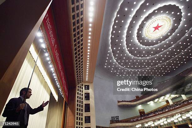 Physicist Andrew Strominger delivers a speech at the opening ceremony of 2006 International Conference on String Theory at the Great Hall of the...