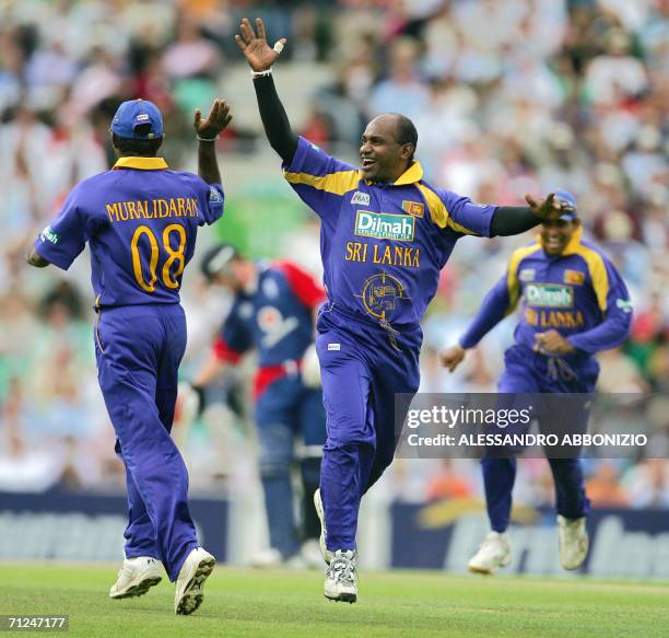 London, UNITED KINGDOM: Sri Lankan bowler Sanath Jayasuria celebrates after dismissing Englands Kevin Pietersen for 79 runs during the second of five...