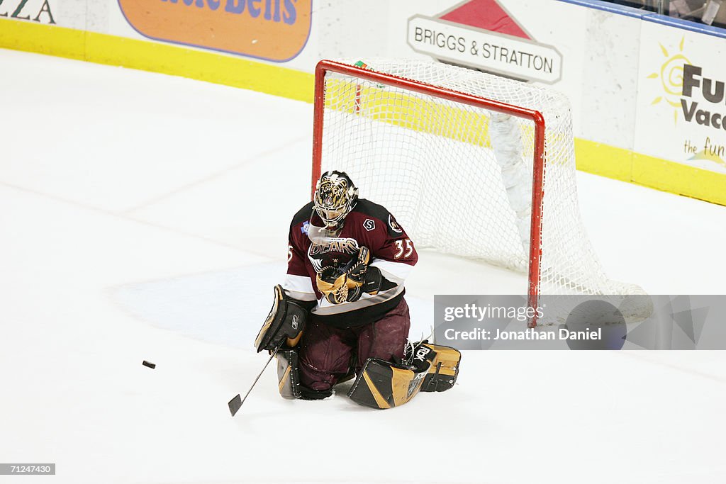 Hershey Bears v Milwaukee Admirals