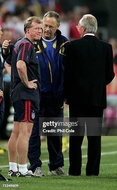 Sweden coach Lars Lagerback talks with England coach Sven Goran Eriksson and Steve McClaren after the FIFA World Cup Germany 2006 Group B match...