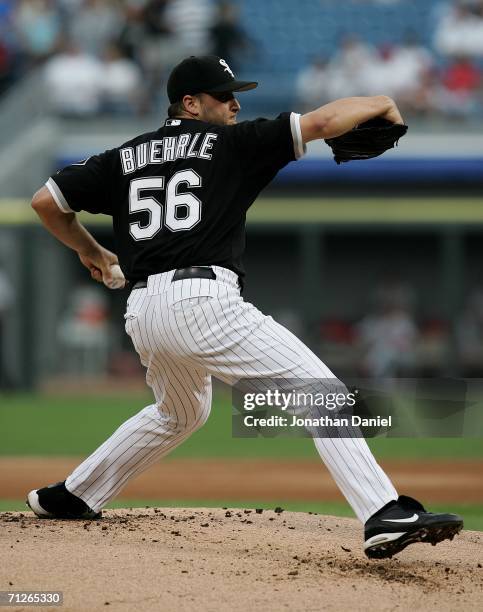 Starting pitcher Mark Buehrle of the Chicago White Sox delivers the ball against the St. Louis Cardinals on June 21, 2006 at U.S. Cellular Field in...