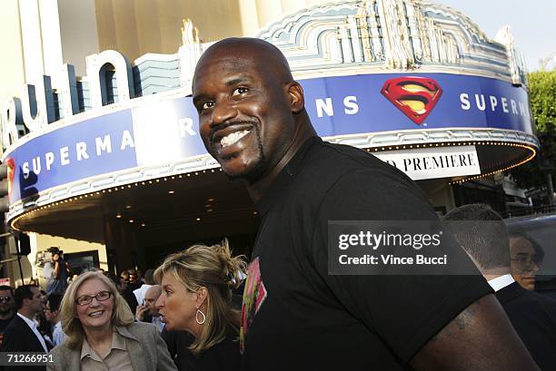 Basketball player Shaquille O'Neal attends the world premiere of the Warner Bros. Film "Superman Returns" on June 21, 2006 in Los Angeles, California.