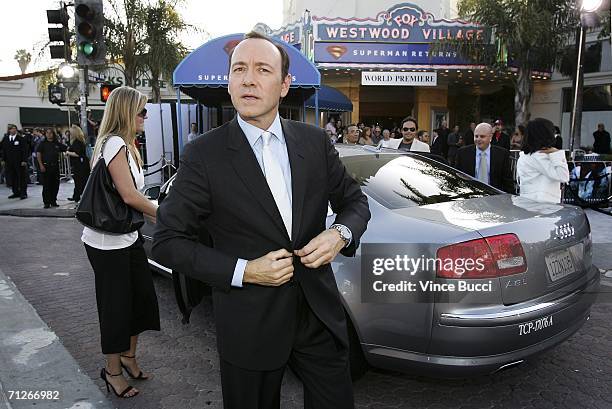 Actor Kevin Spacey attends the world premiere of the Warner Bros. Film "Superman Returns" on June 21, 2006 in Los Angeles, California.