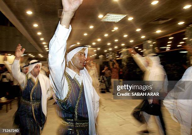 Choby Sabah Dancer Photos and Premium High Res Pictures - Getty Images