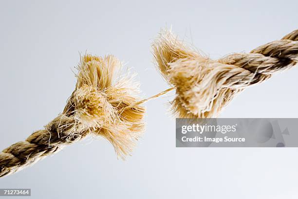 rope breaking - weakness stock pictures, royalty-free photos & images