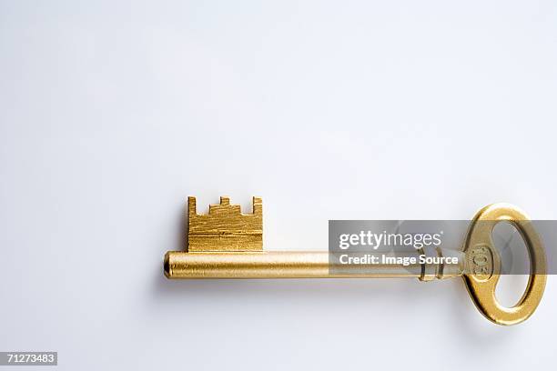 golden key - schlüssel stock-fotos und bilder