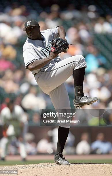 Dontrelle Willis of the Florida Marlins pitches during the game against the San Francisco Giants at AT&T Park in San Francisco, California on June 7,...