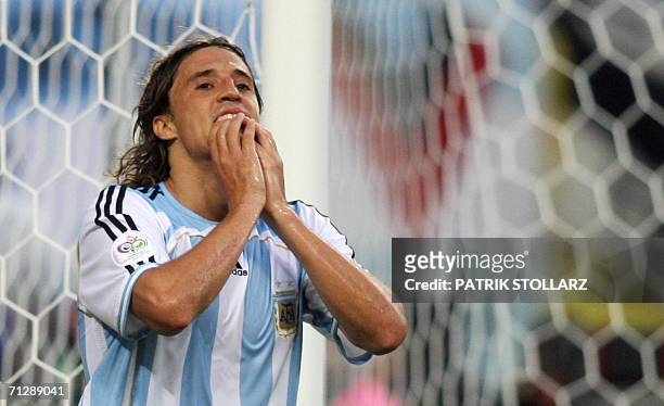 Argentinian forward Hernan Crespo reacts after missing a chance to score during the World Cup 2006 round of 16 football game Argentina vs. Mexico, 24...
