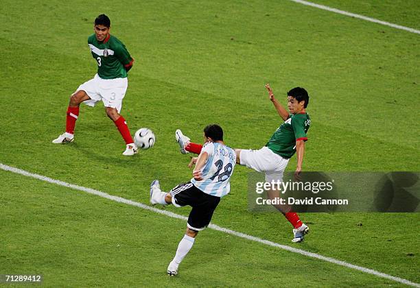 Maxi Rodriguez of Argentina scores in extra time during the FIFA World Cup Germany 2006 Round of 16 match between Argentina and Mexico played at the...