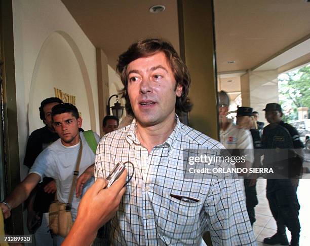 El juez espanol Santiago Pedraz, de la Audiencia Nacional Espanola , ingresa a un hotel de Ciudad de Guatemala, el 24 de junio de 2006. El togado...