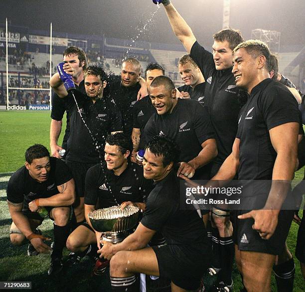 All Blacks Chris Masoe, Jason Eaton, Piri Weepu, Dan Carter, Mose Tuiali'i, Isaia Toeava, Sam Tuitupou, Scott Hamilton, Ali Williams and captain...