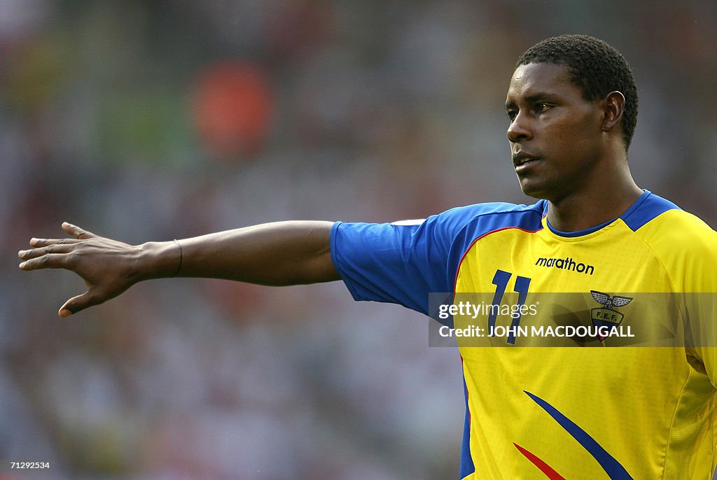 Ecuadorean forward Agustin Delgado gestu