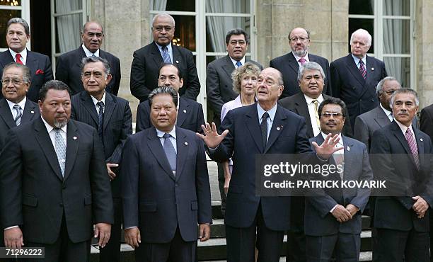 The Federated States of Micronesia's President Joseph J. Urusemal, Marshall Islands' President Kessai H. Note, French President Jacques Chirac,...