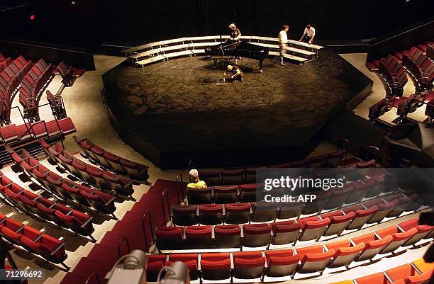 Guthrie Theater Seating Diagram