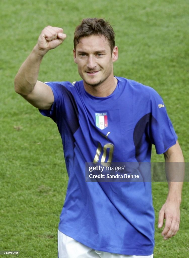 Round of 16 Italy v Australia - World Cup 2006