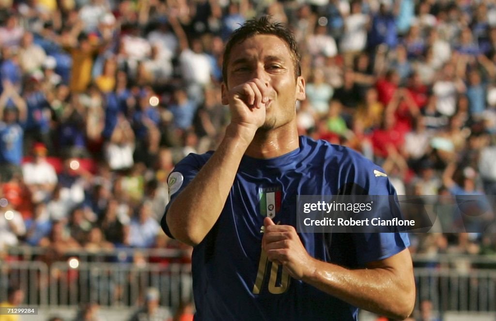 Round of 16 Italy v Australia - World Cup 2006