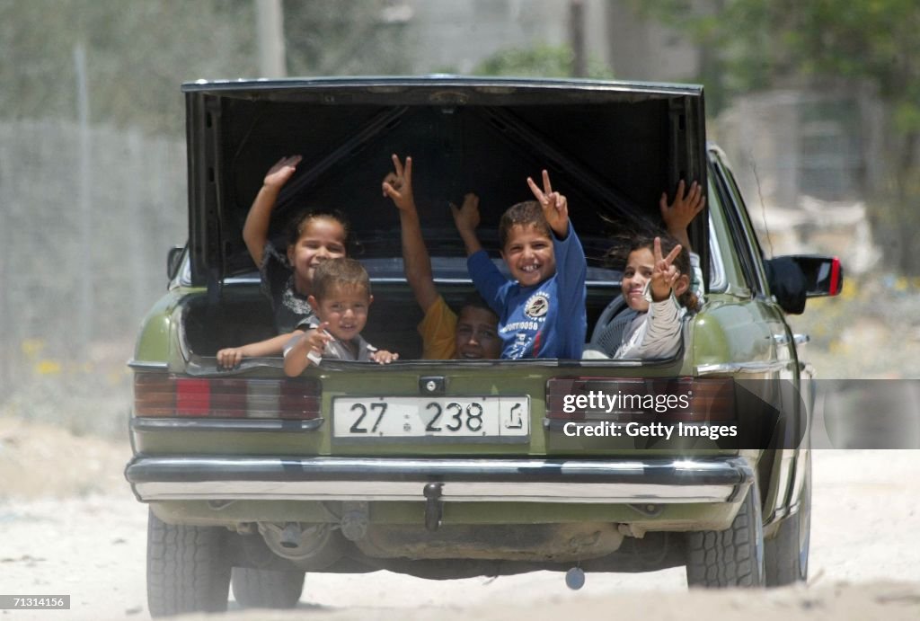 Israeli Military Enter Gaza To Search For Captured Soldier