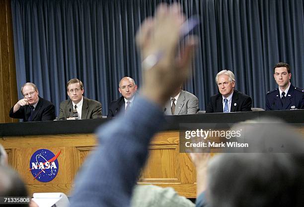Alan Rhodes Nasa Alan Shannon Photos and Premium High Res Pictures - Getty Images
