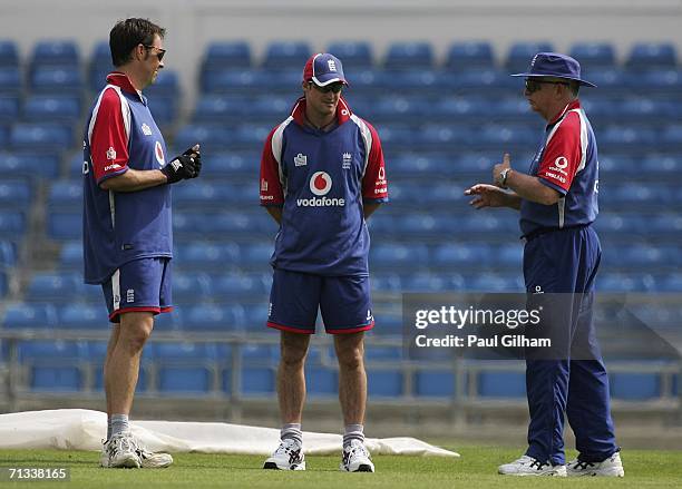 Coach Duncan Fletcher talks to Andrew Strauss and Marcus Trescothick of England during the England nets session prior to the 5th One Day...