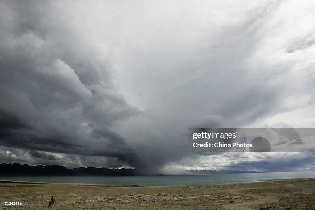 Qinghai-Tibet Railway Set To Begin Trial Operations
