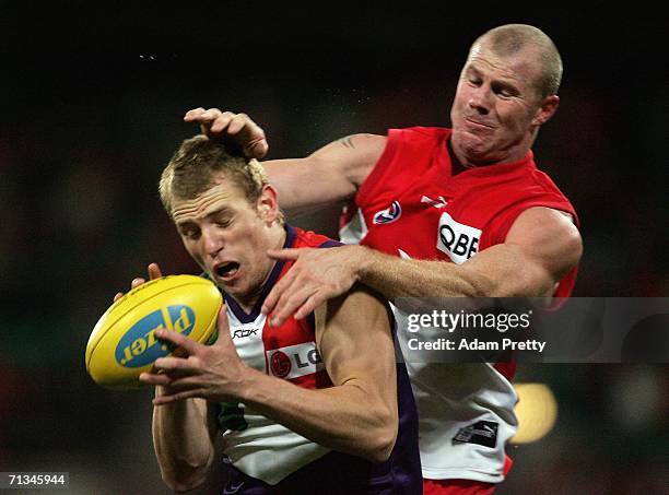 David Mundy of the Dockers marks during the round 13 AFL match between the Sydney Swans and the Fremantle Dockers at the Sydney Cricket Ground July...