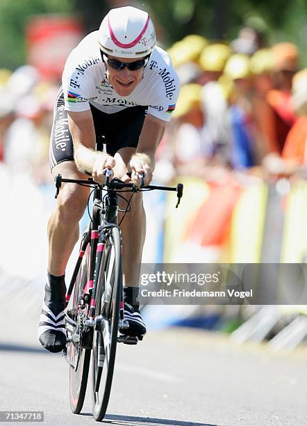 Michael Rogers of Australia and T-Mobile in action during the prologue of the 93st Tour de France on July 1, 2006 in Strasbourg, France.