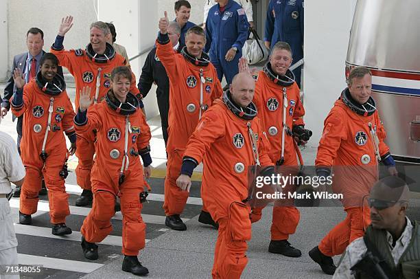 Commander Steve Lindsey, Mission Specialist Mike Fossum, Pilot Mark Kelly, Mission Specialists Piers Sellers, Lisa Nowak, Thomas Reiter and Stephanie...