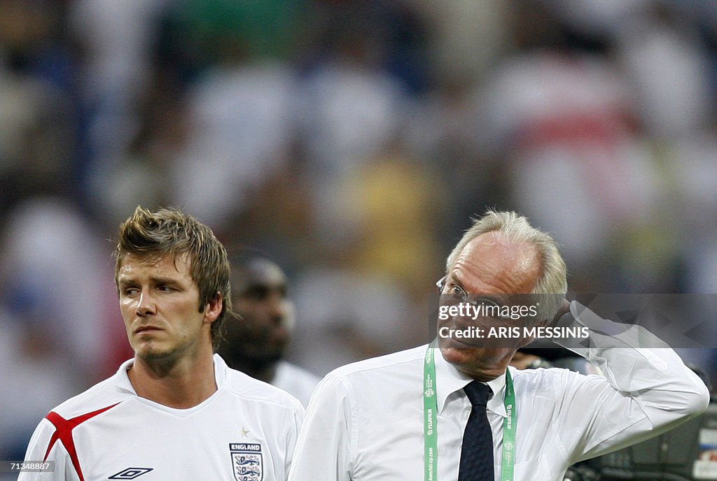 English midfielder David Beckham (L) and