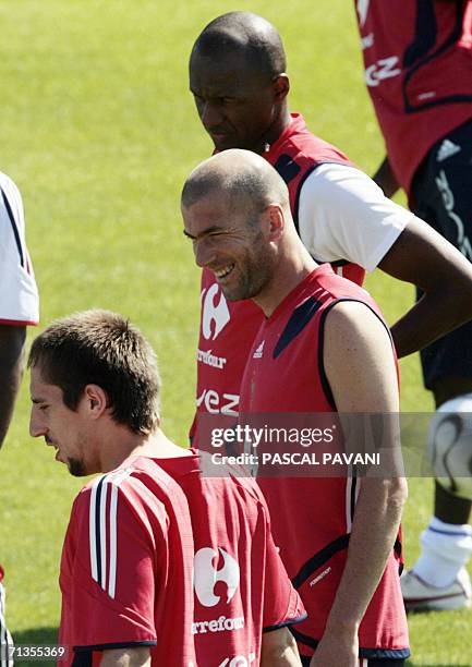French football forward Franck Ribery and midfielders Zinedine Zidane and Patrick Vieira take part in a team training session at Weserbergland...