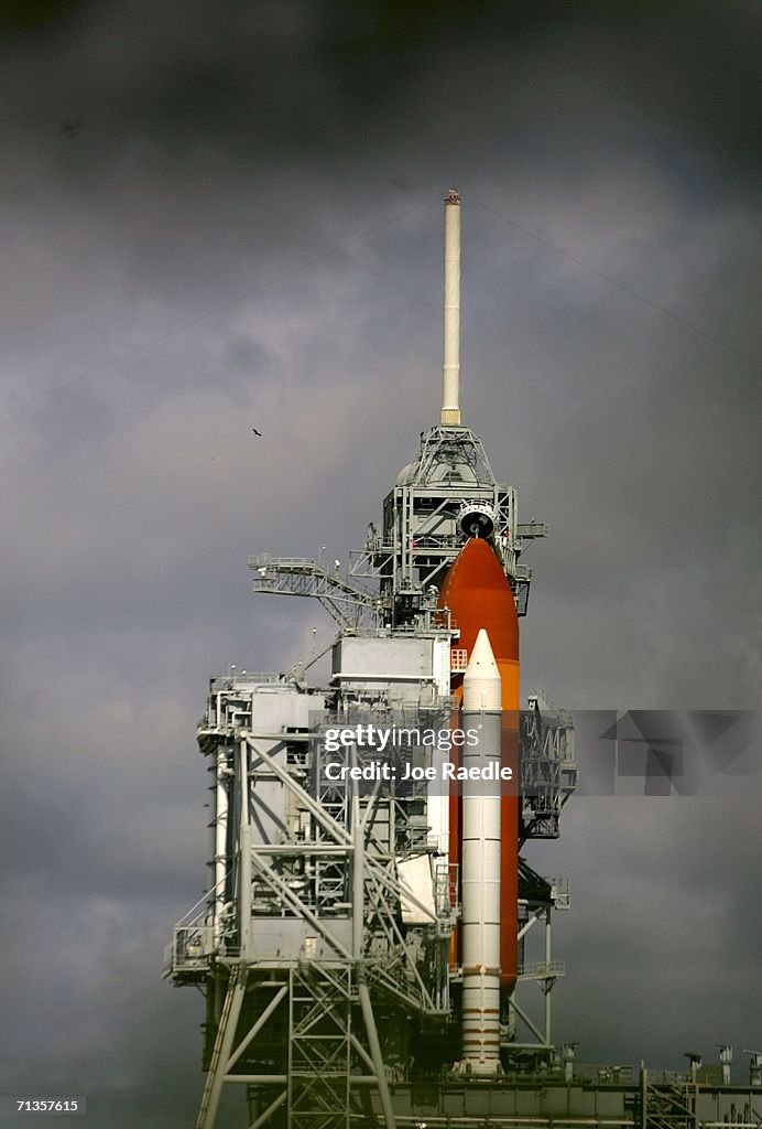 Crack In Space Shuttle Foam May Delay Launch