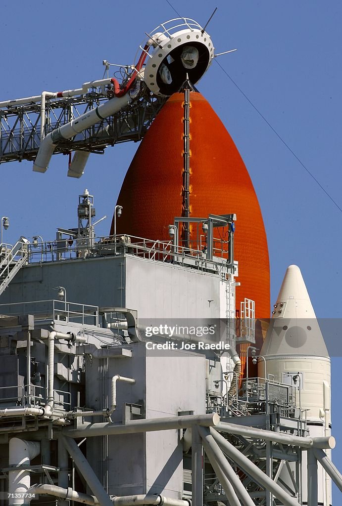Crack In Space Shuttle Foam May Delay Launch