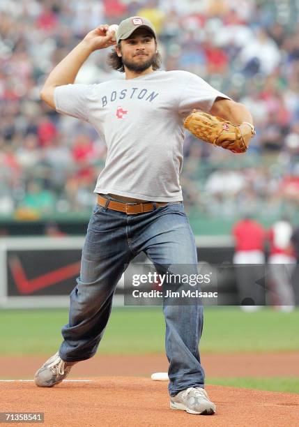 Actor Tom Welling throws out the first pitch before the game between the Boston Red Sox and the New York Mets on June 29, 2006 at Fenway Park in...