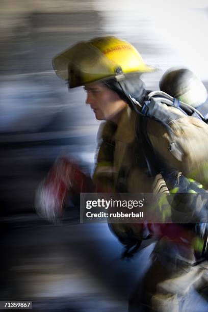 Firefigter Running Firefighter Running Photos and Premium High Res Pictures - Getty Images