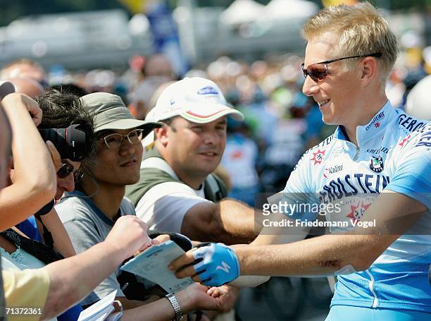 Fabian Wegmann of Germany and Gerolsteiner poses for the fans before Stage 4 of the 93rd Tour de France between Huy and Saint-Quentin on July 5, 2006...