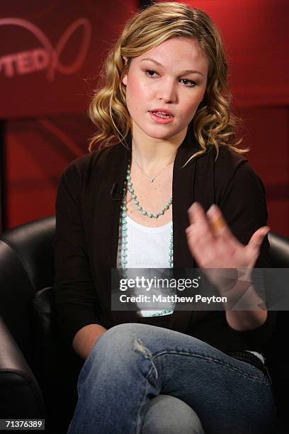 Actress Julia Stiles appears on AOL Unscripted Session at the Meyer Gallery during the Sundance Film Festival January 26, 2006 in Park City, Utah....