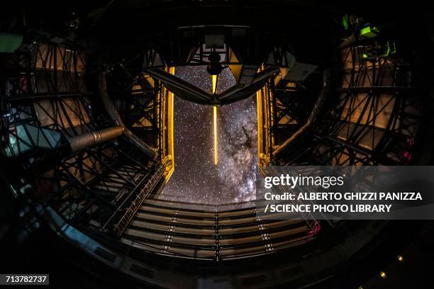 ut4 telescope - observatorium stockfoto's en -beelden