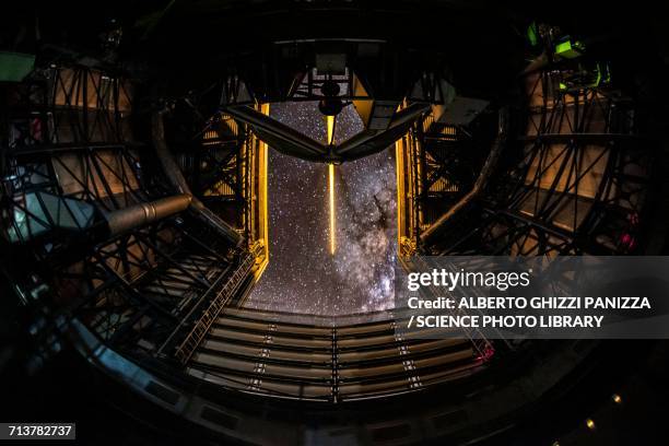 ut4 telescope - observatory night stock pictures, royalty-free photos & images