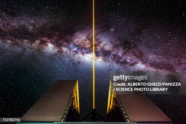 ut4 telescope - observatory stock pictures, royalty-free photos & images