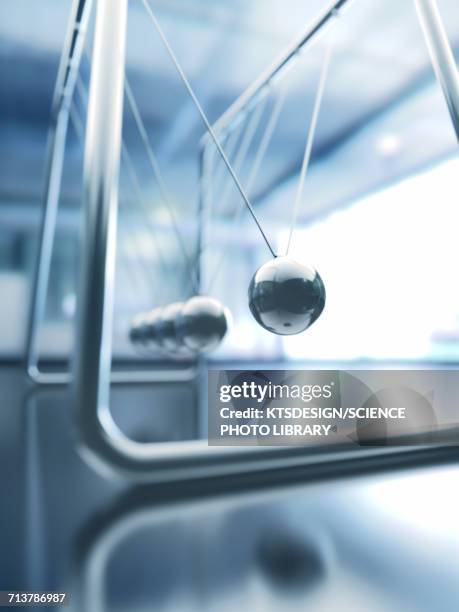 newtons cradle - newtons cradle stock pictures, royalty-free photos & images