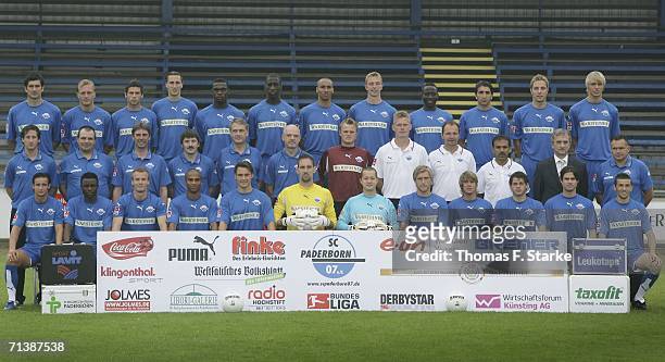 The team of SC Paderborn Dusko Djurisic, Thorsten Becker, Jerome Colinet, Roel Brouwers, Dion Esajas, Lionel Djebi-Zadi, Jose R.A. Fumaca Antunes,...