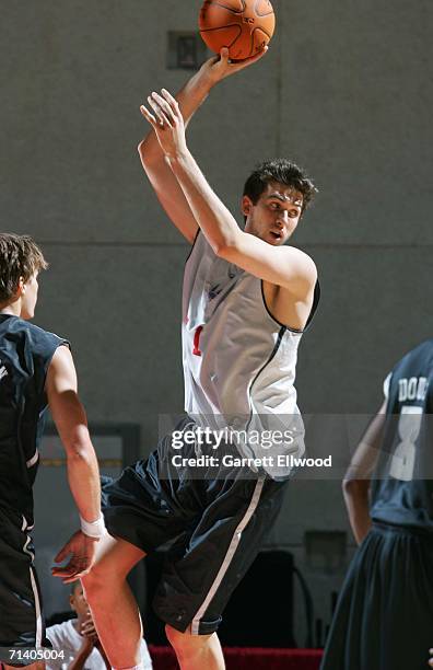 Andrea Bargnani of the Toronto Raptors looks to pass against the Sacramento Kings during the 2006 Toshiba Vegas Summer League July 9, 2006 at the Cox...