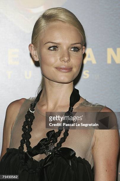 Actress Kate Bosworth poses as she attends the premiere of Bryan Singer's film "Superman Returns" on July 10, 2006 in La Defense, outside Paris,...