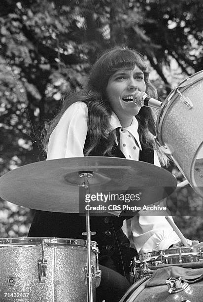 American singer and musician Karen Carpenter a member of the musical duo 'The Carpenters' performs on an episode of the CBS Television variety show...