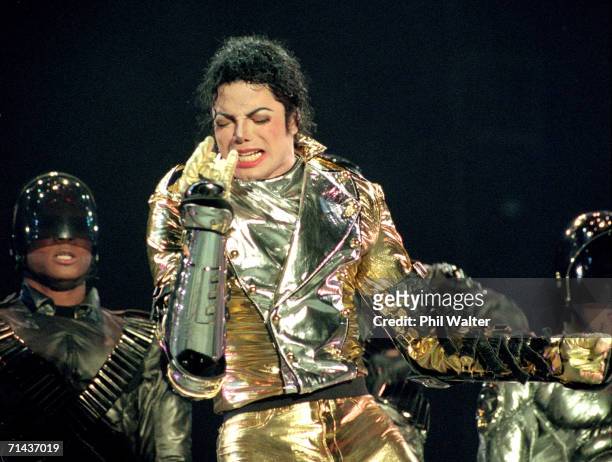 Michael Jackson performs on stage during is "HIStory" world tour concert at Ericsson Stadium November 10, 1996 in Auckland, New Zealand.