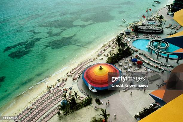 beachfront of crystal palace hotel, nassau, bahamas - water slide bildbanksfoton och bilder
