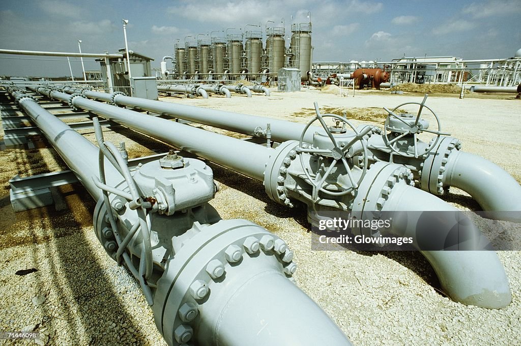 Natural gas pipeline in a refinery, Illinois, USA